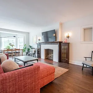  Holiday home Beautiful And Spacious Luxury Canada